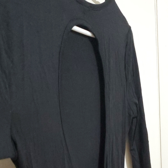 PrettyLittleThing Classic Black Long Sleeve Dress - Picture 4 of 4